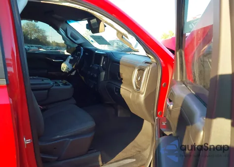 2019 Chevrolet Silverado 1500 Rst z USA, uszkodzony, nr VIN 3GCUYEED5KG139168